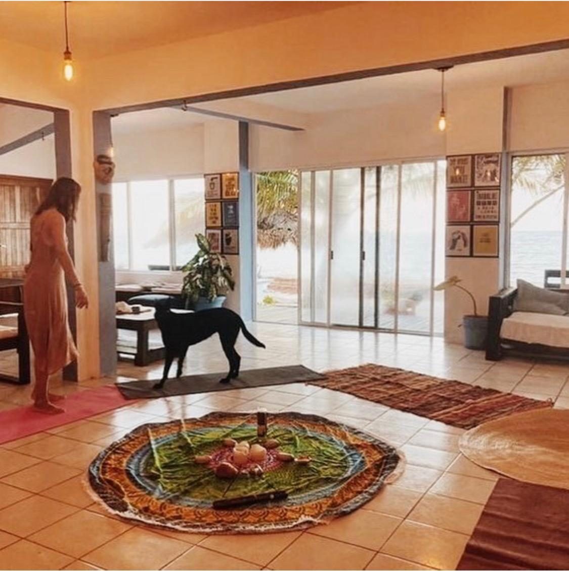 Common living room at Pronoia — open space with sea view